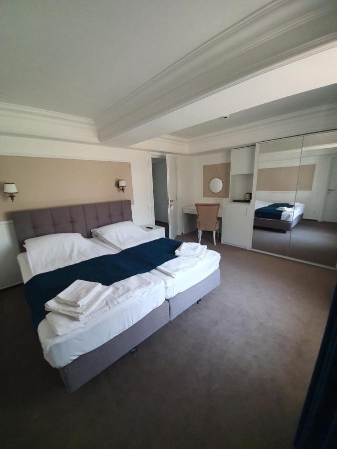 Vila Berlin Hotel Poiana Brasov Bagian luar foto