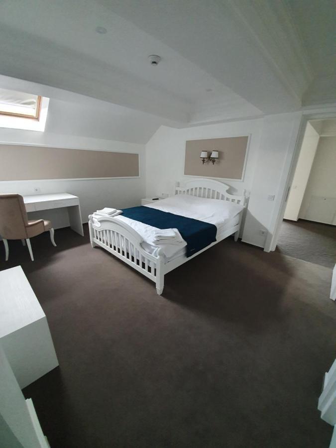 Vila Berlin Hotel Poiana Brasov Bagian luar foto