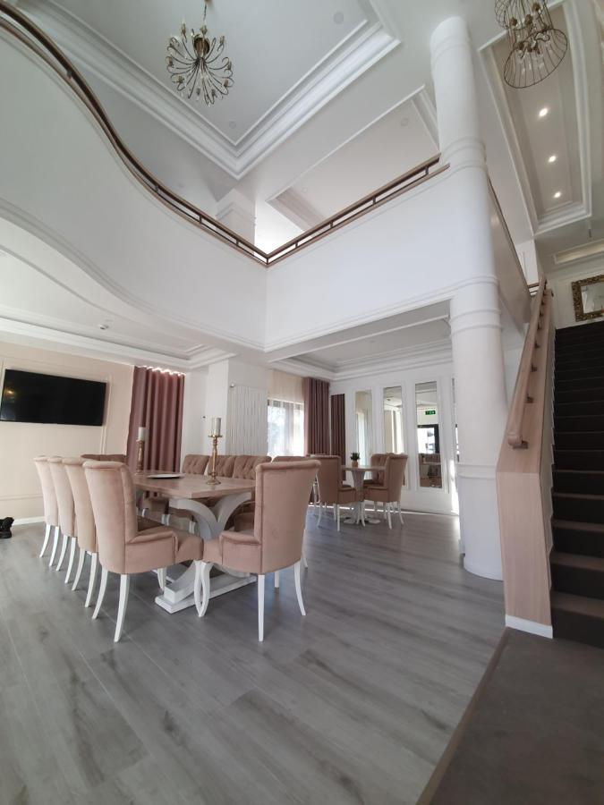 Vila Berlin Hotel Poiana Brasov Bagian luar foto