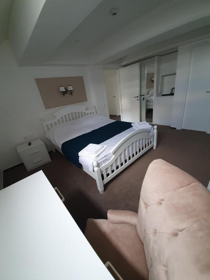 Vila Berlin Hotel Poiana Brasov Bagian luar foto